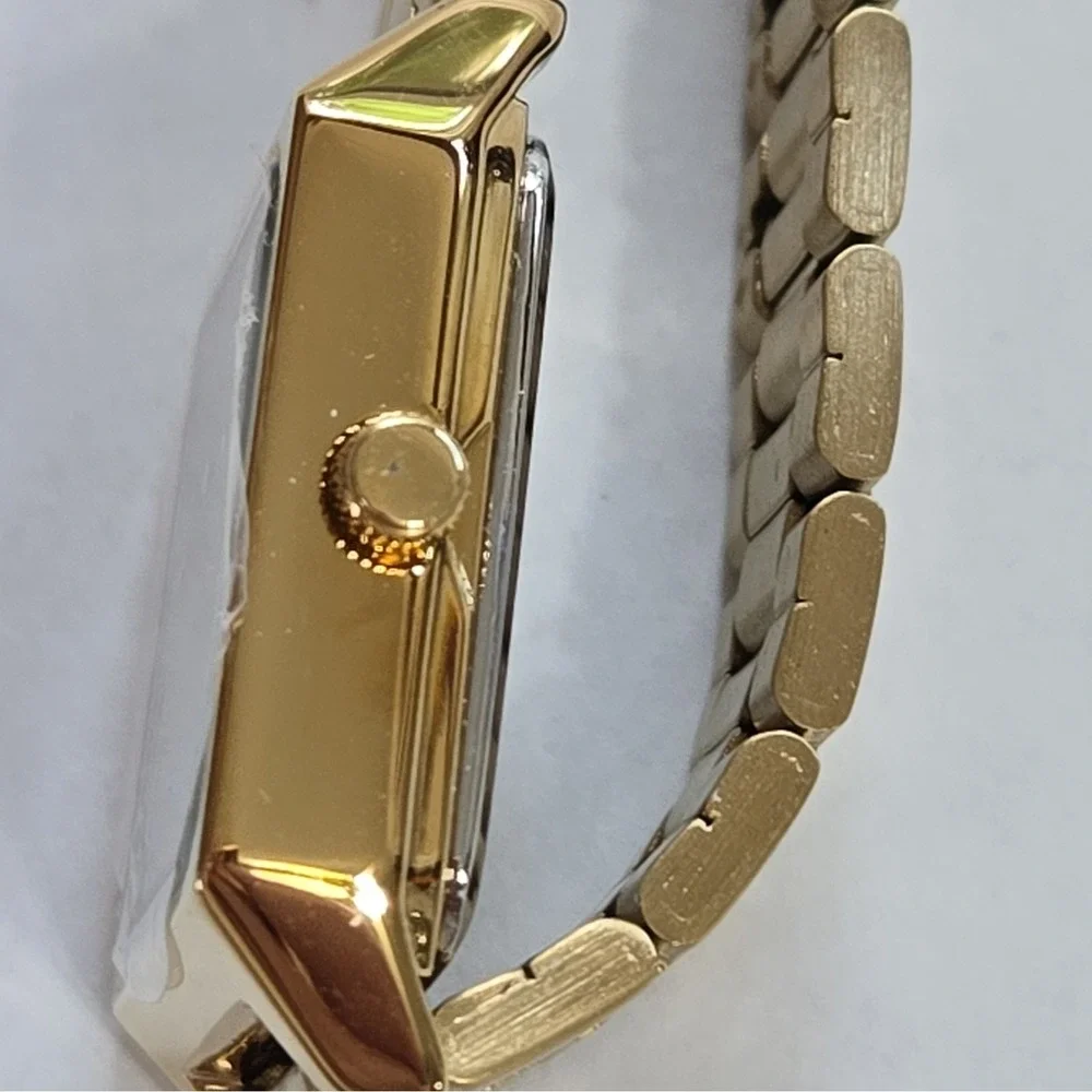 NIB Casio LTP-V007 Goldtone Womens 29mm Watch. Quartz,Analog,Water-Resist,SS.
